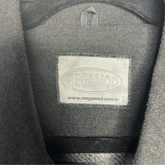 Megamod cashmere grey button front peacoat made in Turkey size medium - Picture 6 of 13